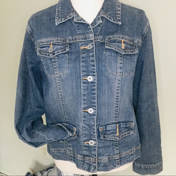 Chico’s Platinum Denim Jacket, Chico’s Size 1 (M/8) - Picture 2 of 8